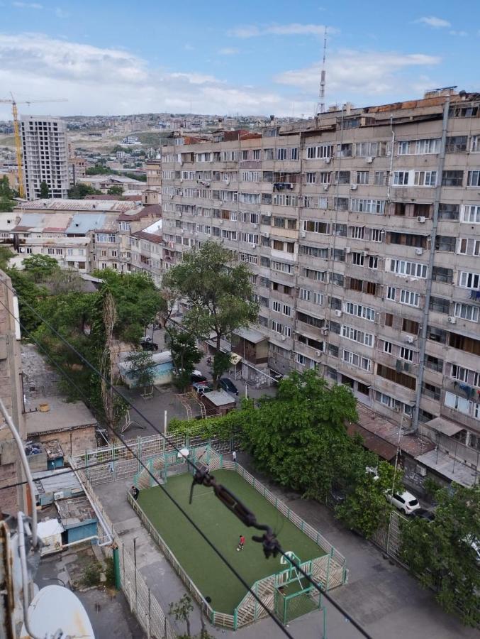 Ferienwohnung Large Apt Near Republic Square Erivan Exterior foto