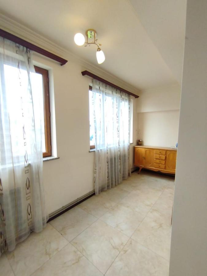 Ferienwohnung Large Apt Near Republic Square Erivan Exterior foto